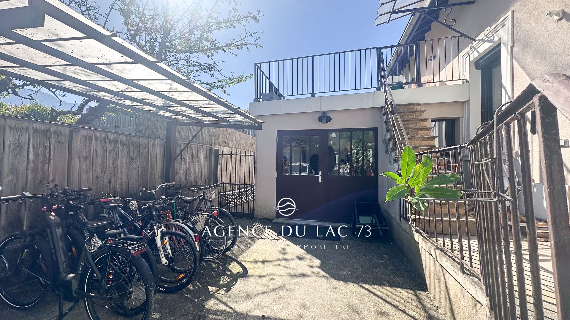 agence du lac 73 - vélo herbe